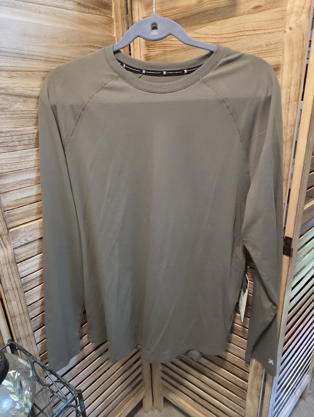 NWT Kenneth Cole Active M Olive L/S T-shirt